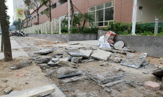 Vỉa hè lát đá 180 tỷ đồng phải lật lên làm lại