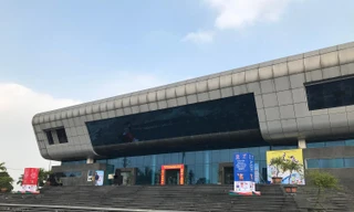 Sân vận động, nhà hát Đan Phượng giờ ra sao?