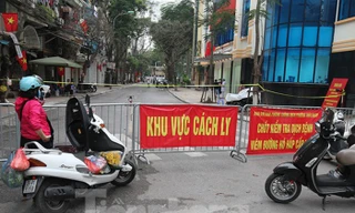 Phố Trúc Bạch chiều 20/3 trước thời điểm cách ly. Ảnh: Mạnh Thắng.