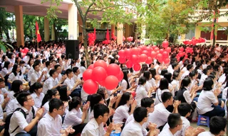 Trường THPT chuyên Ngoại ngữ khai giảng năm học mới