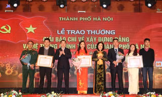 Trao giải và phát động hai giải thưởng báo chí lớn về Hà Nội