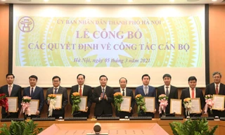 Hà Nội trao quyết định bổ nhiệm nhân sự chủ chốt nhiều sở, ngành