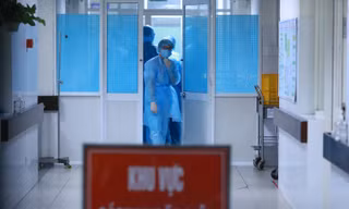 Hà Nội: Bệnh nhân dương tính Covid-19 số 50 đã đi đâu, tiếp xúc với ai?