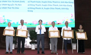 Truy tặng danh hiệu cho 5 Bà mẹ Việt Nam anh hùng ở Hậu Giang