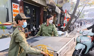 Hà Nội lại mở 'chiến dịch' giành lại vỉa hè cho người đi bộ