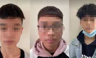Ba đối tượng bị tạm giữ vì sàm sỡ các phụ nữ người nước ngoài ở Hồ Tây