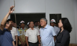 Phó Thủ tướng Thường trực Nguyễn Hòa Bình thị sát, kiểm tra dự án Bệnh viện Bạch Mai, Việt Đức cơ sở 2