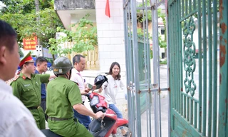 Cảnh sát kể chuyện hú còi xe chuyên dụng đưa thí sinh ngủ muộn đi thi