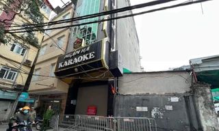 Hà Nội: Đề xuất xử phạt gần 200 triệu, tước giấy phép quán karaoke cho múa thoát y