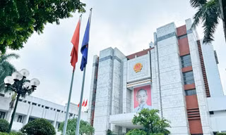 Hà Nội sắp xếp các trường hợp giữ chức vụ tới 19 năm