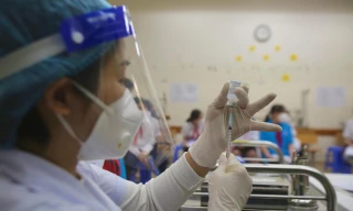 Chủ tịch Hà Nội Trần Sỹ Thanh ra Công điện về tiêm vắc xin COVID-19