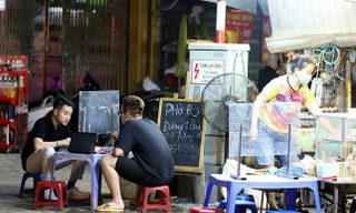 Hà Nội: Dịch vụ nào thiết yếu, an toàn sẽ mở trước