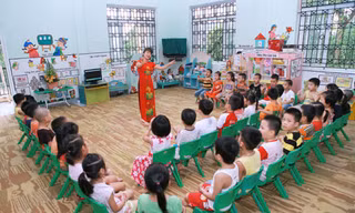 'Điểm danh' loạt trường học ở Hà Nội thu tiền trái quy định
