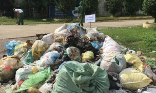 Cận cảnh hàng nghìn tấn rác thải hành hạ người dân Sơn Tây