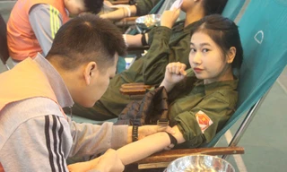 Sinh viên ĐH Hải Phòng hiến máu sáng 23/1