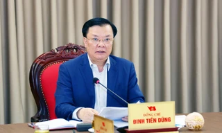 Bí thư Hà Nội: Phải ứng xử khác với lòng đường, vỉa hè phố cổ