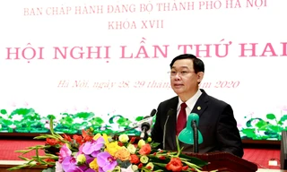 Bí thư Thành ủy Hà Nội Vương Đình Huệ phát biểu tại Hội nghị