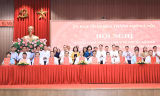 Hà Nội bàn giao các trung tâm y tế về quận, huyện, thị xã quản lý