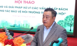 Chủ tịch Hà Nội: Tập trung xử lý ô nhiễm không khí, làm sạch các dòng sông nội đô