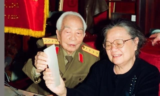 Phu nhân Đặng Bích Hà là 'trợ lý đặc biệt' bên cạnh Đại tướng Võ Nguyên Giáp