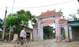 Lối vào thôn Hoành sáng nay, 23/4