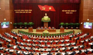 Ban Chấp hành Trung ương Đảng xem xét về công tác cán bộ