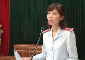 Bà Nguyễn Thị Kim Anh trong ngày công bố quyết định thanh tra tại huyện Vĩnh Tường vào tháng 4. Ảnh: UBND huyện Vĩnh Tường