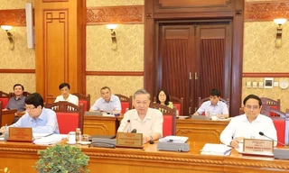 Bộ Chính trị cho ý kiến về phát triển Hải Phòng, thành lập thành phố Huế trực thuộc Trung ương