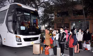 Hàng nghìn công nhân về quê đón Tết trên những chuyến xe nghĩa tình