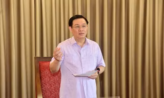 Bí thư Thành ủy Hà Nội Vương Đình Huệ phát biểu tại hội nghị