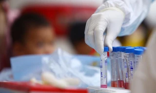 Hết bộ kit test nhanh, Hà Nội dừng xét nghiệm nhanh người về từ Đà Nẵng
