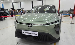 Ảnh thực tế mẫu MPV VinFast Limo Green vừa lộ diện