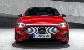 Xe điện mới của Mercedes-Benz gặp rắc rối về sạc