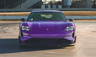 Porsche ra mắt siêu xe điện Taycan mạnh nhất lịch sử