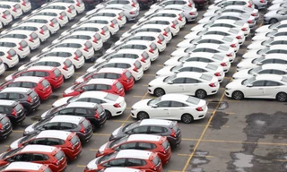 Thị trường ô tô Việt Nam giảm mạnh nhất khu vực trong năm 2023