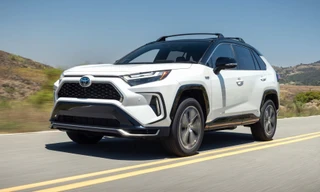 Toyota dẫn đầu thế giới nhờ xe hybrid