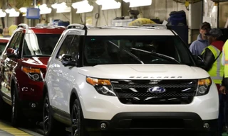 Hơn 2 triệu xe Ford Explorer bị lỗi kính chắn gió phải triệu hồi