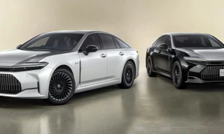 Toyota Crown ra phiên bản đặc biệt hai tông màu như Maybach