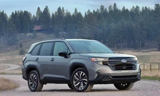 10 mẫu ô tô tốt nhất năm 2025 theo từng phân khúc