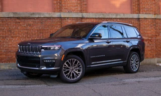 Triệu hồi xe Jeep Grand Cherokee L tại Việt Nam do lỗi phuộc sau