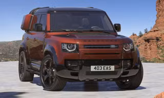 Land Rover Defender thế hệ tiếp theo trình làng với động cơ mới