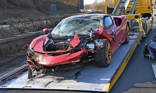 Siêu xe Ferrari SF90 bị hư hỏng nặng do khách lái thử