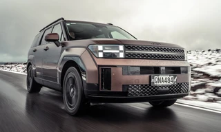 Hyundai Santa Fe bản hybrid được nâng cấp hệ truyền động