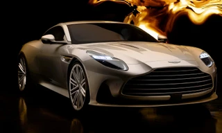 Siêu xe Aston Martin DB12 bản giới hạn với nội thất mạ vàng