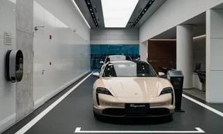 Triệu hồi xe điện Porsche Taycan tại Việt Nam