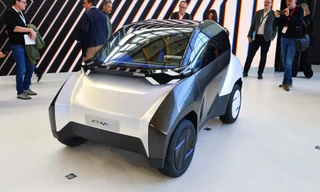 Xe điện của Toyota dùng năng lượng mặt trời