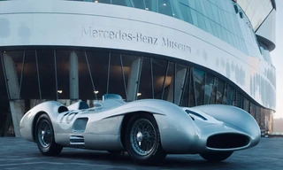 Xe đua Mercedes-Benz bán đấu giá hơn 52 triệu USD