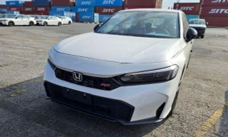 Lô xe Honda Civic bản mới cập bến Việt Nam