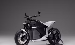 Hé lộ mẫu mô tô thể thao chạy điện mới của Honda