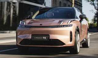 Quan điểm trái chiều của các hãng ô tô về xe hybrid sạc điện